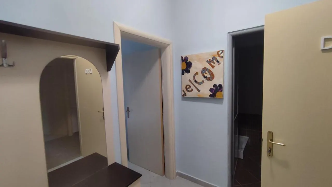 10 Apartmants Olimpia Mir دراس شقة