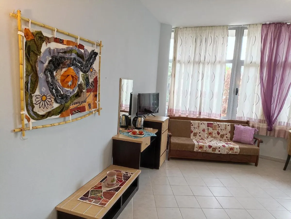 10 Apartmants Olimpia Mir Durrës 0*,  Albania